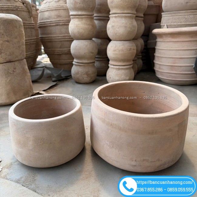 Chậu đất dáng trụ